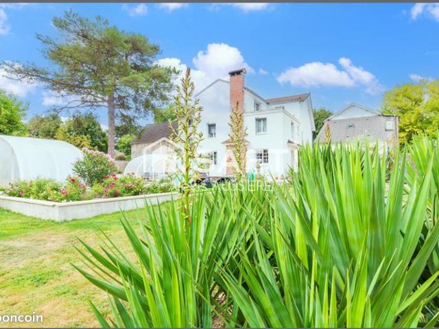 Propriété 12 pièces 384 m²