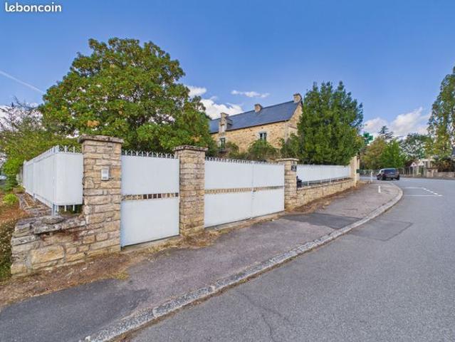 Propriété 12 pièces 300 m²