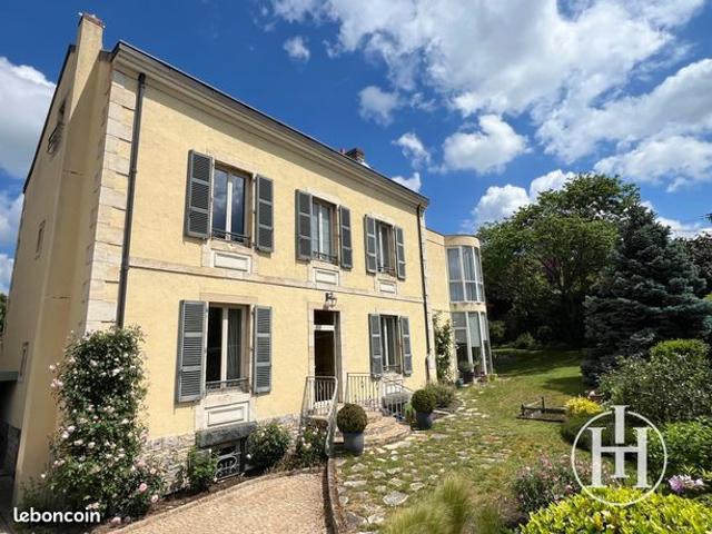 Propriété 12 pièces 307 m²