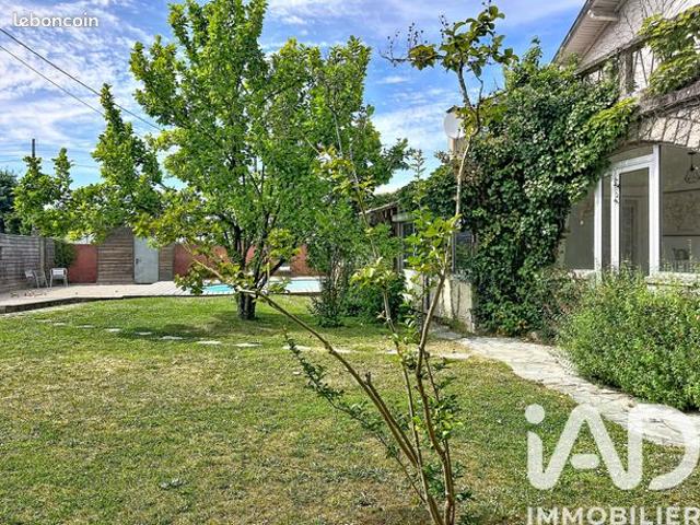 Maison familiale 12 pièces 324 m²