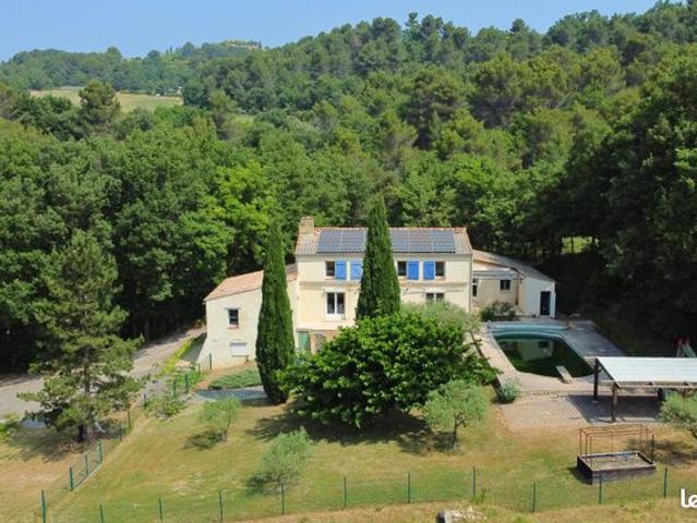 Propriété 12 pièces 325 m²