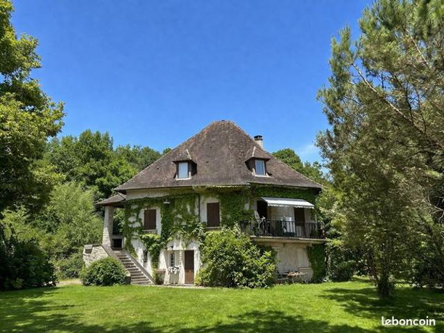 Propriété 12 pièces 330 m²