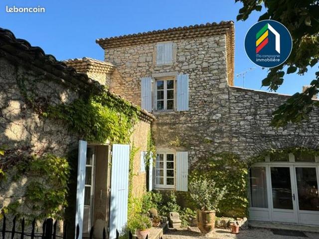 Propriété 12 pièces 330 m²