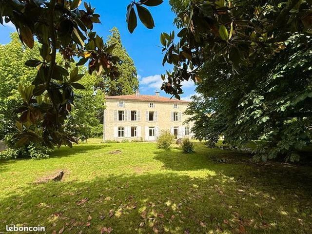 Propriété 12 pièces 338 m²