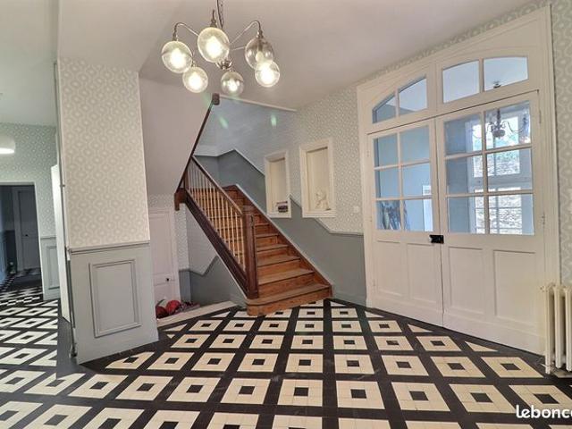 Propriété 12 pièces 440 m²