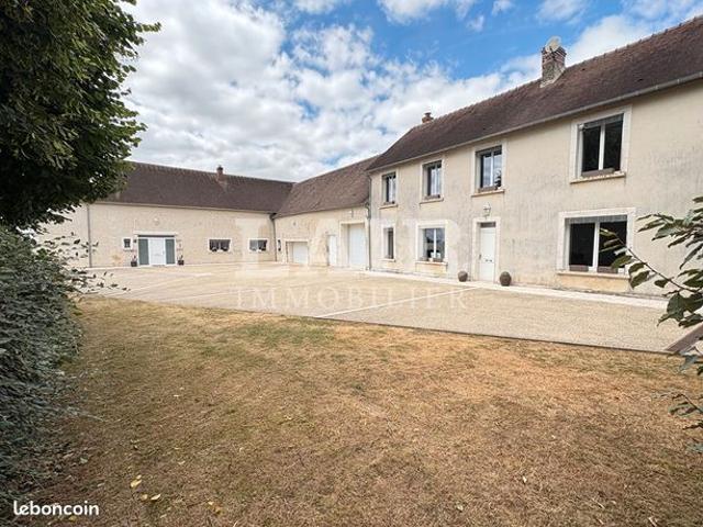 Propriété 12 pièces 447 m²
