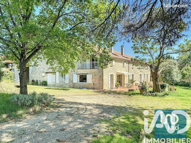 Propriété 12 pièces 447 m²