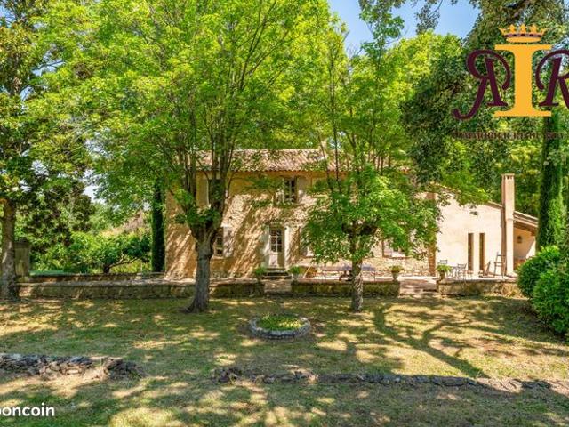 Propriété 12 pièces 450 m²