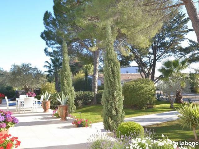 Propriété 12 pièces 450 m²