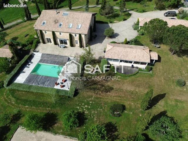 Propriété 12 pièces 462 m²