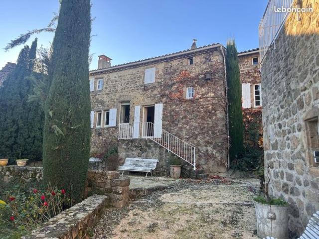 Propriété 12 pièces 472 m²
