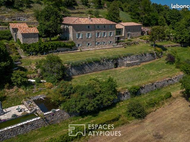 Propriété 12 pièces 474 m²
