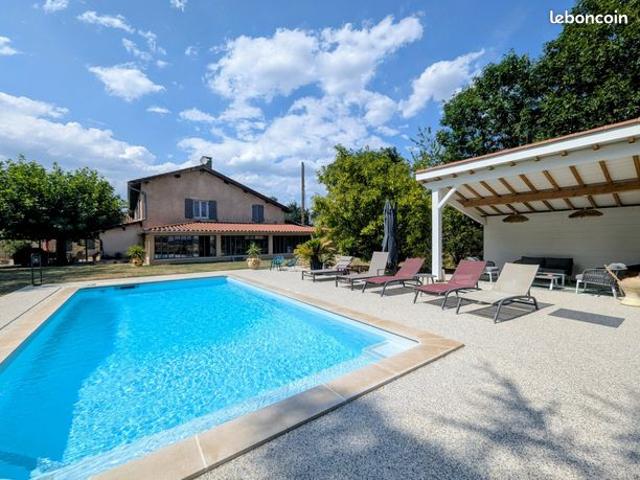 Propriété 12 pièces 486 m²