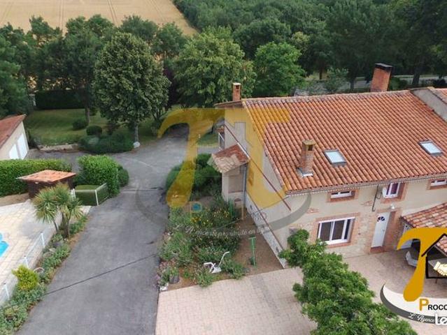 Propriété 12 pièces 400 m²