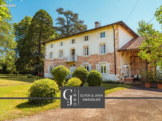 Propriété 12 pièces 400 m²
