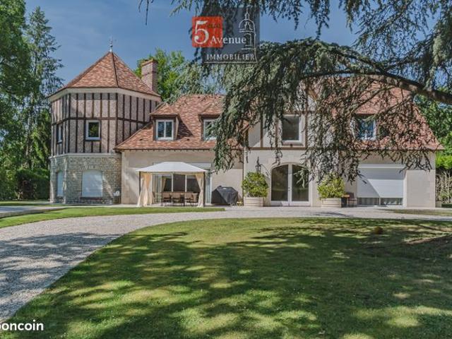 Propriété 12 pièces 400 m²
