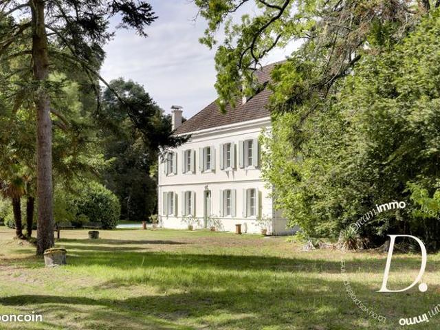 Propriété 12 pièces 408 m²
