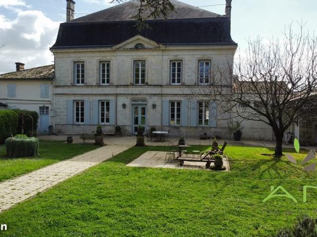 Propriété 12 pièces 415 m²