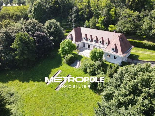 Propriété 12 pièces 425 m²