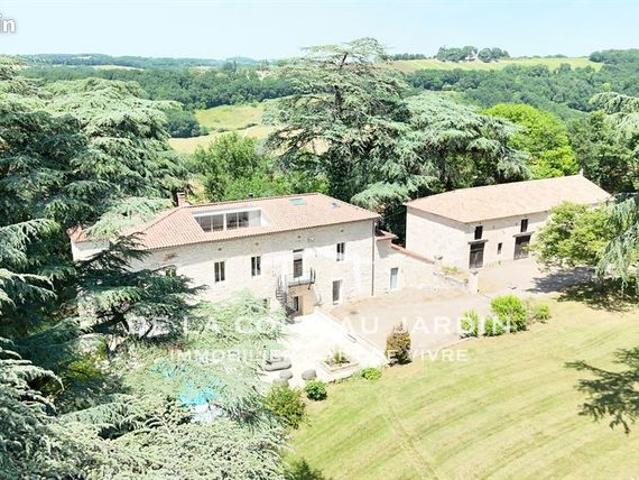 Propriété 12 pièces 546 m²