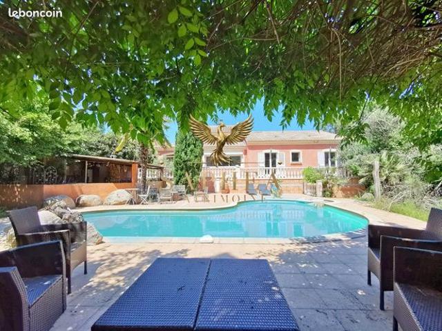 Propriété 12 pièces 550 m²