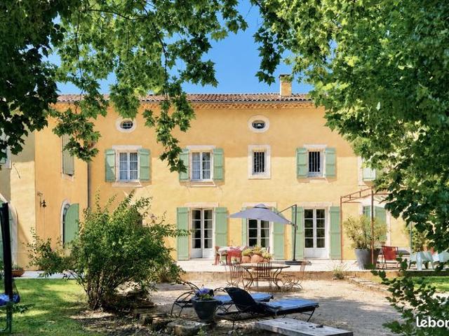 Propriété 12 pièces 890 m²