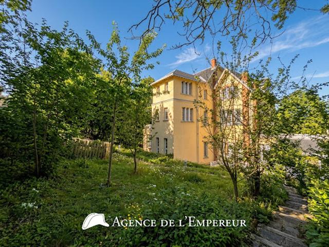 Propriété avec jardin