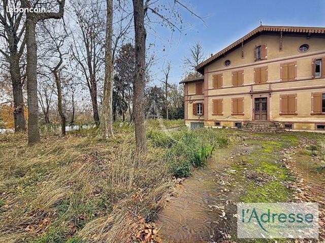 Propriété 13 pièces 1028 m²