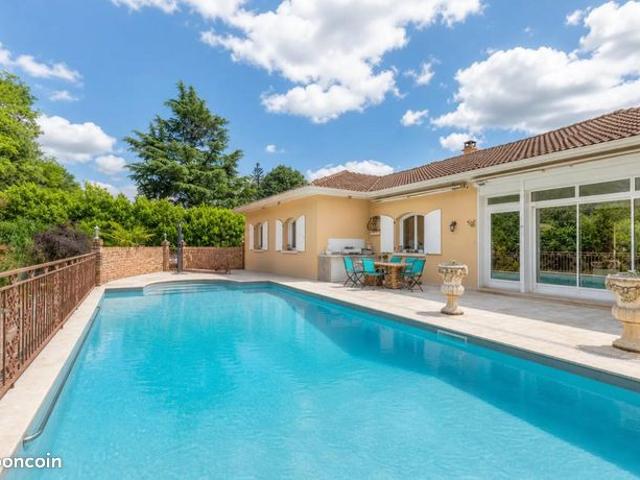 Propriété 13 pièces 264 m²
