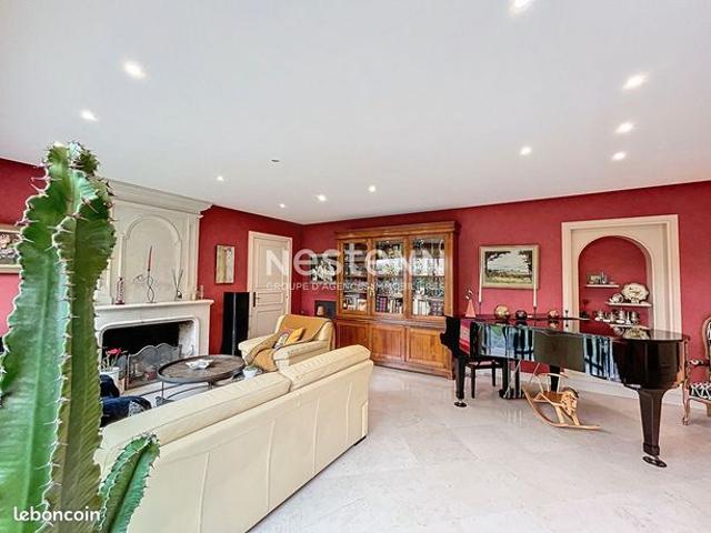 Propriété 13 pièces 265 m²