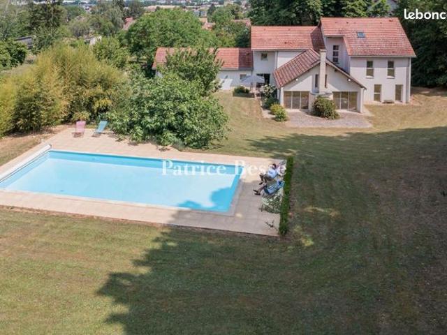 Propriété 13 pièces 390 m²
