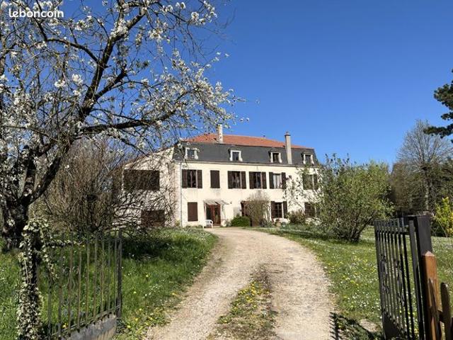 Propriété 13 pièces 304 m²