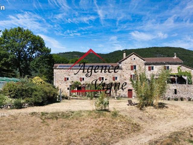 Propriété 13 pièces 330 m²
