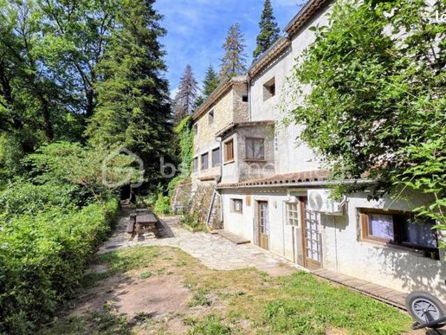 Propriété 13 pièces 331 m²