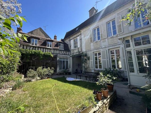 Propriété 13 pièces 332 m²