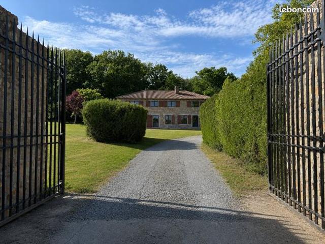 Propriété 13 pièces 334 m²