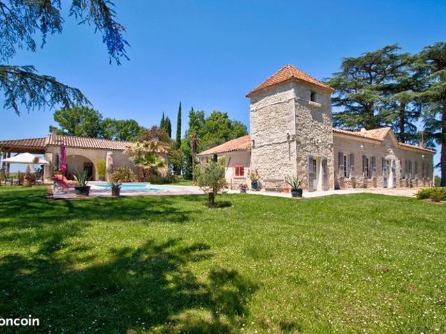 Propriété 13 pièces 444 m²