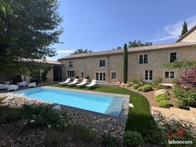 Propriété 13 pièces 450 m²