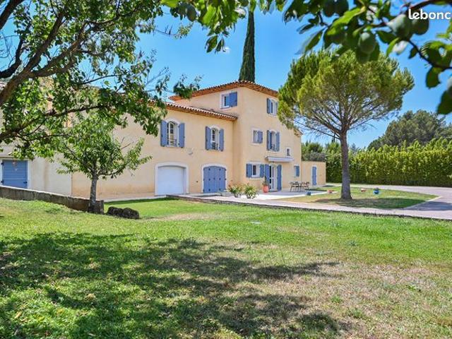 Propriété 13 pièces 422 m²