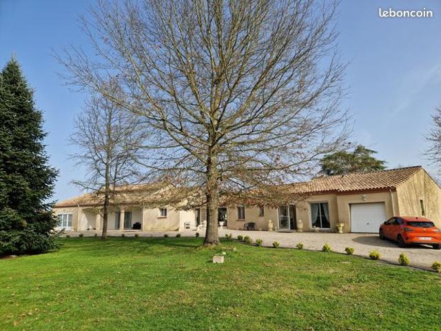 Propriété 14 pièces 240 m²
