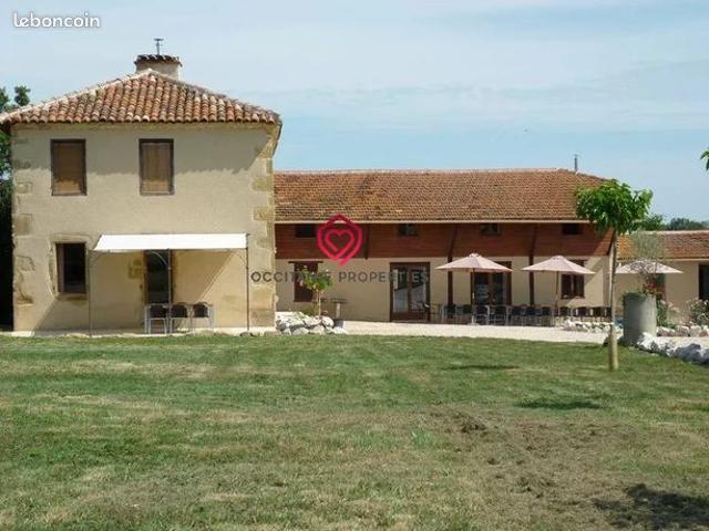 Propriété 14 pièces 274 m²
