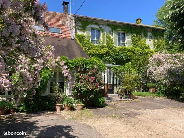 Propriété 14 pièces 372 m²