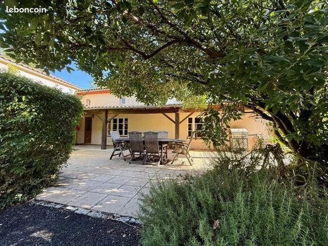 Propriété 14 pièces 324 m²