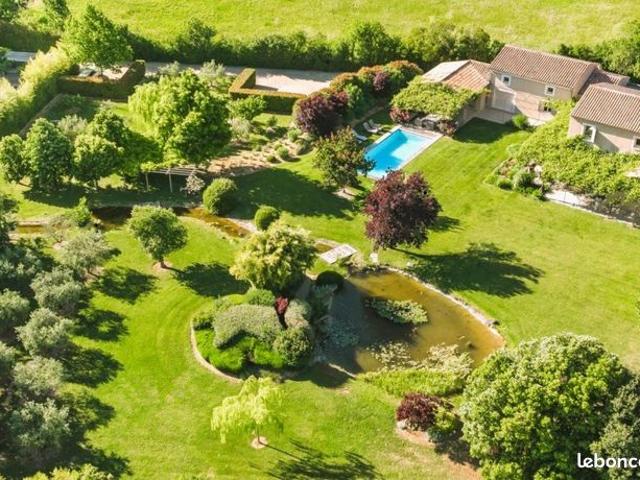 Propriété 14 pièces 447 m²