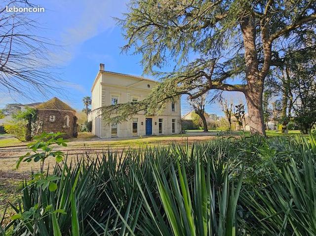 Propriété 14 pièces 446 m²