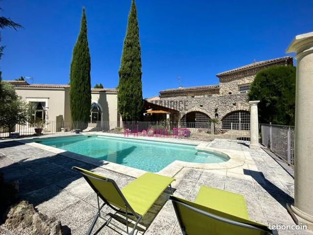 Propriété 14 pièces 415 m²