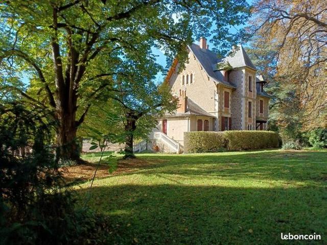 Propriété 14 pièces 423 m²