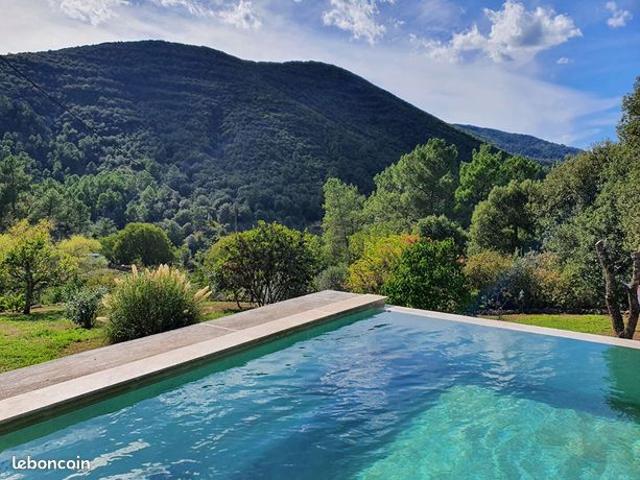 Propriété 14 pièces 433 m²