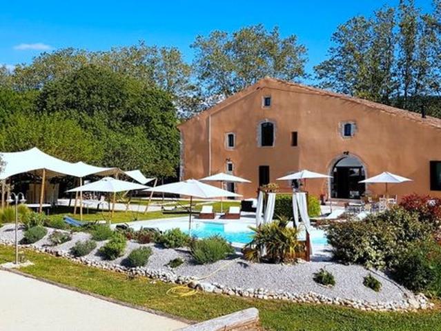 Propriété 14 pièces 561 m²