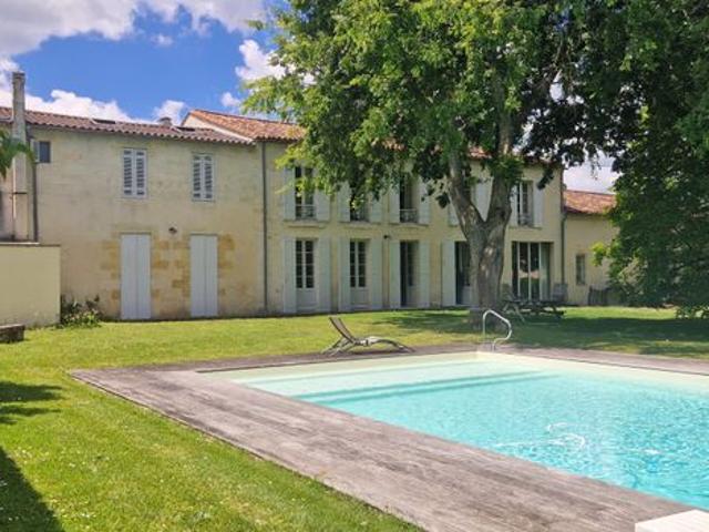 Propriété 14 pièces 575 m²